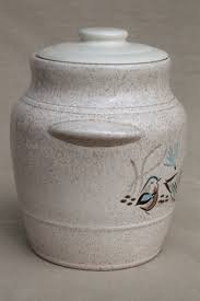 History of red wing stoneware and red wing pottery our legacy goes back to 1877, when the first stoneware company was formed in red wing, at the sharpest navigable bend in the mighty mississippi river. Red Wing Bob White Bird Vintage Pottery Cookie Jar Canister W Lid