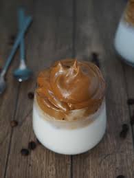 Dalgona Kaffee Eiskaffee Mal Andersrum Wiewowasistgut Com Rezept Eis Kaffee Eiskaffee Kaffee Und Kuchen