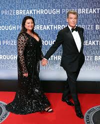 Pierce brosnan and his wife keely shared a sweet snap of themselves with their sons on instagram on easter sunday. Pierce Brosnan S Glam Wife Steals The Show In Lacy Lbd On Red Carpet Starts At 60