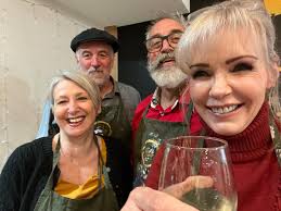 Last night, we did something special and fun and I'd like to share. 💕First  we took a wonderful horse and carriage ride with Steve and Annika (and Red  and Mickey the horses)