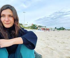 She was born in 1980s, in millennials generation. Ines Castel Branco Confessa Fazer Terapia Ha 10 Anos Desde Que Se Separou Do Pai Do Filho Nacional Flash