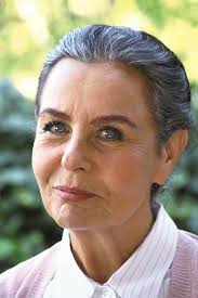 Bodrum'dan ayrılmadan önce yakın dostlarını ziyaret eden girik'in, annesi ve ablası ile birlikte gayrettepe'deki evlerine yerleşeceği öğrenildi. Fatma Girik To Be Honored In Germany
