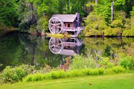 They offer lakes, trails, hiking, golf, spa services, swimming, boating, fishing and more. High Hampton Inn In Cashiers North Carolina Offers Fall Deals