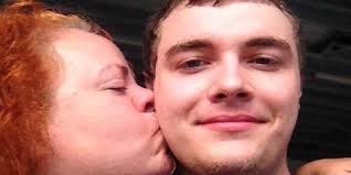 Mom plans to sue Warwick over son's death