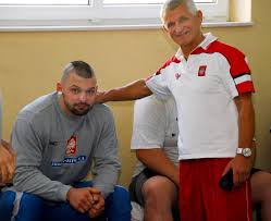 Szymon kołecki (born october 12, 1981 in oława) is a polish weightlifter, silver medallist at the 2000 olympic games in sydney and 2008 olympic games in beijing. Szymon Kolecki Olimpijscy Herosi Sztangi Polski Zwiazek Podnoszenia Ciezarow