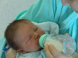 Comment Passer De L'allaitement Au Biberon ? - Le Bib À Bébé