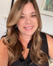 Liz Dinardo's Instagram, Twitter & Facebook