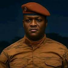 Brasileiro critica música de Nair Nany: “Não chamo isso de louvor” A  cantora gospel Nair Nany tem estado em destaque com a sua música de sucesso  “Melhor Amigo”, mas a canção também