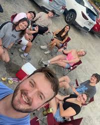 These past few weeks have been awesome! Moved out of my apartment of 3  years, went to see Third Eye Blind, and went to DC. But now I'm ready to  finish up