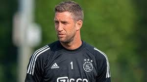 Stekelenburg vertrok echter naar southampton fc. Stekelenburg De Progressie Van Onana Is Ongelooflijk