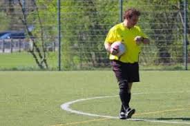 In diesem erklärvideo erfährst du was abseits bedeutet. Regelkunde Das Abseits Im Fussball Und Weiteren Sportarten