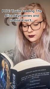 Shelby Stratton's Instagram, Twitter & Facebook