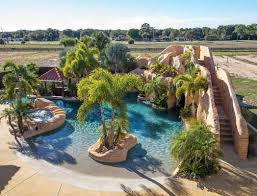Imagine A Resort Style Pool In Your Very Own Backyard Naturschwimmbecken Hauser Mit Pool Und Schwimmbecken