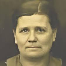 mom Madeline mae hillis and her dad Samuel hillis madeline when she was 17  her mother Minnie jane hillis and her grandmother Martha mccasey hillis her  father Samuel hillis her sister jenny