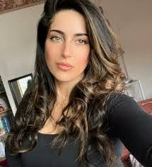 Meredith Nunez's Instagram, Twitter & Facebook