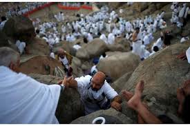 يتوافد حجاج بيت الله الحرام على جبل عرفات في المملكة العربية السعودية، اليوم، الموافق التاسع من ذي الحجة. Ù…Ø§Ø°Ø§ ÙŠÙØ¹Ù„ Ø§Ù„Ø­Ø¬ÙŠØ¬ Ø¹Ù„ÙŠ Ø¬Ø¨Ù„ Ø¹Ø±ÙØ©