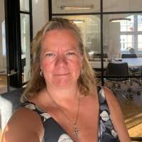 8 "Eva Plum" profiles