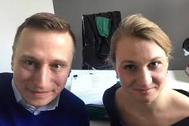 & seit 1986 bei hb&p in verschiedenen dienstleistungsbereichen tätig. Senatorowi Ko Wlamano Sie Na Telefon Opowiesci Mroza Krew W Zylach Super Express Wiadomosci Polityka Sport