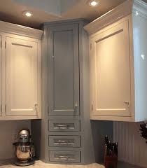 زاوية دولاب المطبخ