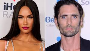 It's easy to make assumptions about arctic animals, but the arctic fox has some habits and attributes that may surprise you. Megan Fox Tyson Ritter To Star In Johnny Clyde Deadline