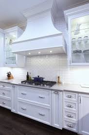 Фото из проекта bell kitchen. Stylish Kitchen Remodel Walker Woodworking Bell Shaped Hood Cook Top With Down Draft Lots Of Ki Kitchen Design Diy Kitchen Backsplash Designs Stylish Kitchen