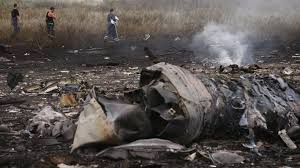 Schließlich sei es auf einem 21 kilometer südöstlich von der absturzstelle der mh17 auf einem acker unweit des ebenfalls. Russische Enthullungen Zum Mh17 Absturz Bringen Kiew In Erklarungsnot Rt De