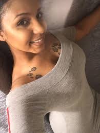 Andrea Dean's Instagram, Twitter & Facebook