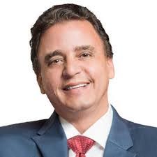 Moises Abrego's Instagram, Twitter & Facebook