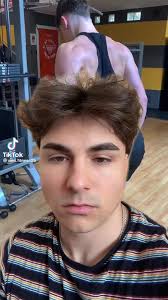 Spiegazione livello facile 🗿 Seguimi su IG: dannyenrico 🤝 #gym #gymtok  #perte #fyp