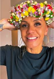 Reinventing Hawaiian Traditions with Forever Leis