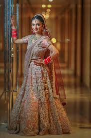 These approaches are not strict standards followed by wedding photographers, especially since every style tends to blend with other. Indian Wedding Photography Posing Styles Indian Wedding Photography Poses Indian Wedding Poses Indian Wedding Bride