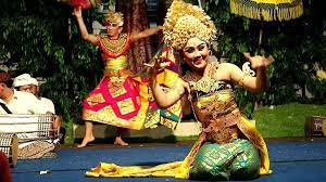 Tari Oleg Tamulilingan Atau Tari Oleg Tambulilingan Adalah Suatu Bentuk Tari Bali Sebuah Tarian Cinta Kasih Yang Bertutur Tentang Penata Busana Penari Betina