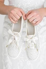 21 Comfortable Wedding Shoes That Are So Pretty Mit Bildern Hochzeit Turnschuhe