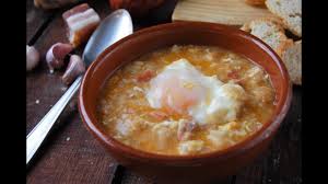Es vegana, como tantas recetas en las que se aprovechaba lo que la tierra ofrecía en cada estación. Sopa De Ajo Tradicional Youtube