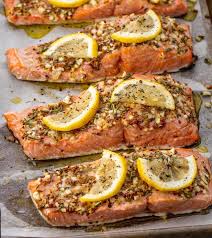 In questa pagina vi mostreremo passo passo come preparare i supplì al forno che generalmente vengono serviti all'interno dei menù. Ricette Veloci Per Cena Filetti Di Salmone Con Spezie E Limone Pesce Preparato Al Forno