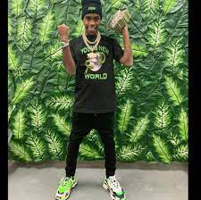Wish I Was Older So I Could Hop On That Cute Celebrities Rapper Style Cute Rappers