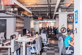A Look Inside The New York Office Of Yelp A 3 Billion Company That Offers Its 4 000 Employees Around The World Some Of The Most Incredible Perks Yelp Office New York