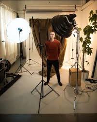 Behind the scenes shot during a photo shoot. 900 Behind The Scenes Ideas In 2021 Behind The Scenes Pictures Scenes