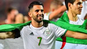 Riyad mahrez)‏ (مواليد 21 فبراير 1991) لاعب كرة قدم جزائري يلعب حاليًّا لنادي مانشستر سيتي الإنجليزي والمنتخب الجزائري كجناح. Ø±ÙŠØ§Ø¶ Ù…Ø­Ø±Ø² ÙŠØªÙˆØ¬Ù‡ Ø¨Ø§Ù„Ø¥Ø¹ØªØ°Ø§Ø± Ù…Ù† Ø§Ù„Ù…ØºØ§Ø±Ø¨Ø© ØªÙˆÙ†Ø³ Ø£Ø®Ø¨Ø§Ø± ØªÙˆÙ†Ø³