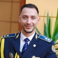 400+ profiluri „Cucu”