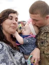 500 greet Georgia Guard company's plane in Brunswick as they head home to  Douglas