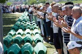 Bosnian muslim fighters in the town asked for the return of weapons they had surrendered to the peacekeepers but their request was refused. Bosnia Thousands Mark 22 Years Since Srebrenica Massacre Voice Of America English