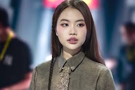 Nicolas Cage đi mua sắm với vợ ba sau khi chia tay vợ tư