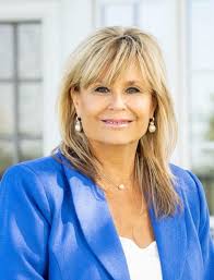 Kimberly Bancroft Daniel Gale Sotheby's International Realty 1 Buckram Road  Locust Valley, NY 11560 (516)759-4800 #DGSIR