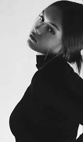 Si Leonora Lorelie Louise Grayson (l3grayson102093)