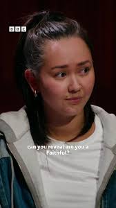 Nick Und Alyssa Umarmung