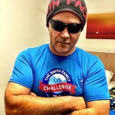 Andrew Lennox's Instagram, Twitter & Facebook