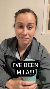 Carolyn Eddy's Instagram, Twitter & Facebook