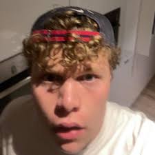 I want to see all the funny pictures of the hounds in here,  3…..2…..1…….GO!!!