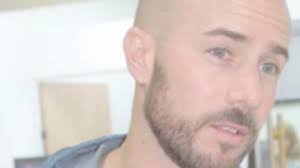Collezioni, capi reversibili, immagini, news ed eventi ufficiali del marchio di moda diego m. Diego Dreyfus